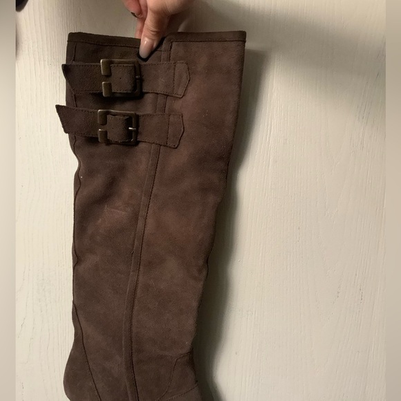 Elegant Brown Knee-High Women's Boots - Picture 2 of 2